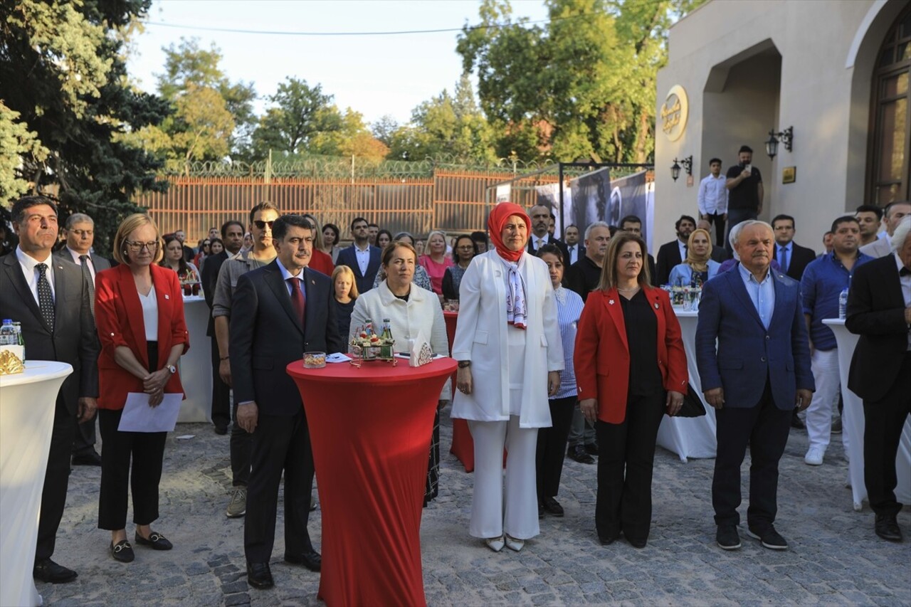 Türk Kızılay tarafından savaş ve afet bölgelerinde hizmet veren gönüllülerin korunmasına dikkati...