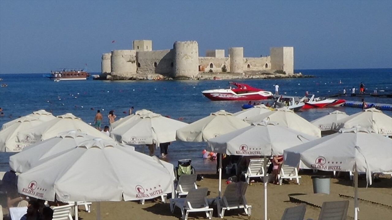 Mersin'in UNESCO Dünya Mirası Geçici Listesi'nde yer alan turizm merkezi Kızkalesi'ni tercih eden...