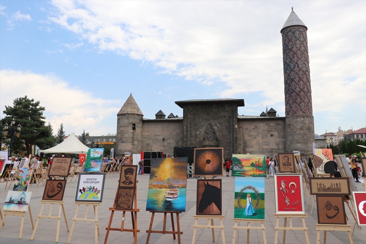 Erzurum'da devlet korumasındaki çocuklar ile dezavantajlı bireyler el sanatları, robotik kodlama...