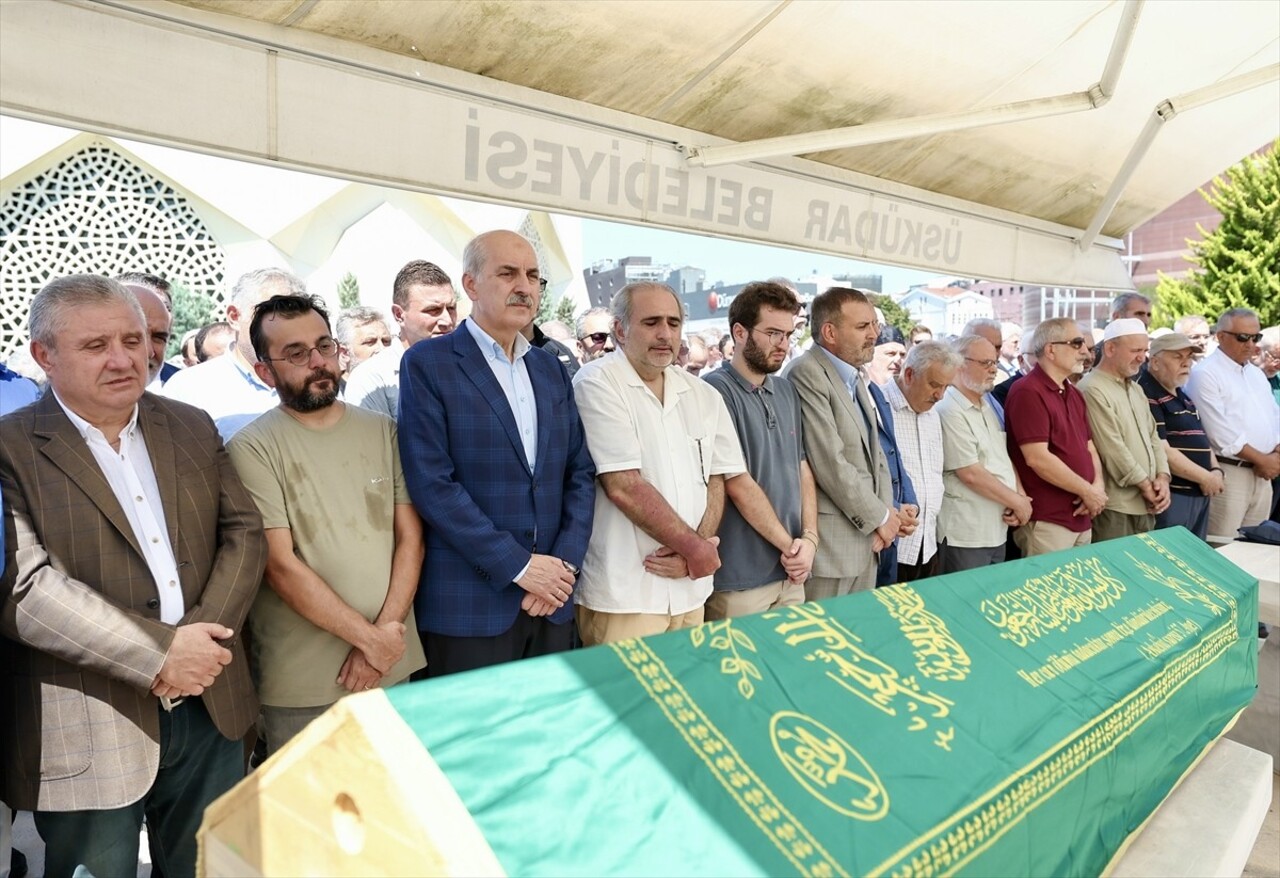 İstanbul'da tedavi gördüğü hastanede 79 yaşında hayatını kaybeden yazar ve akademisyen Prof. Dr....