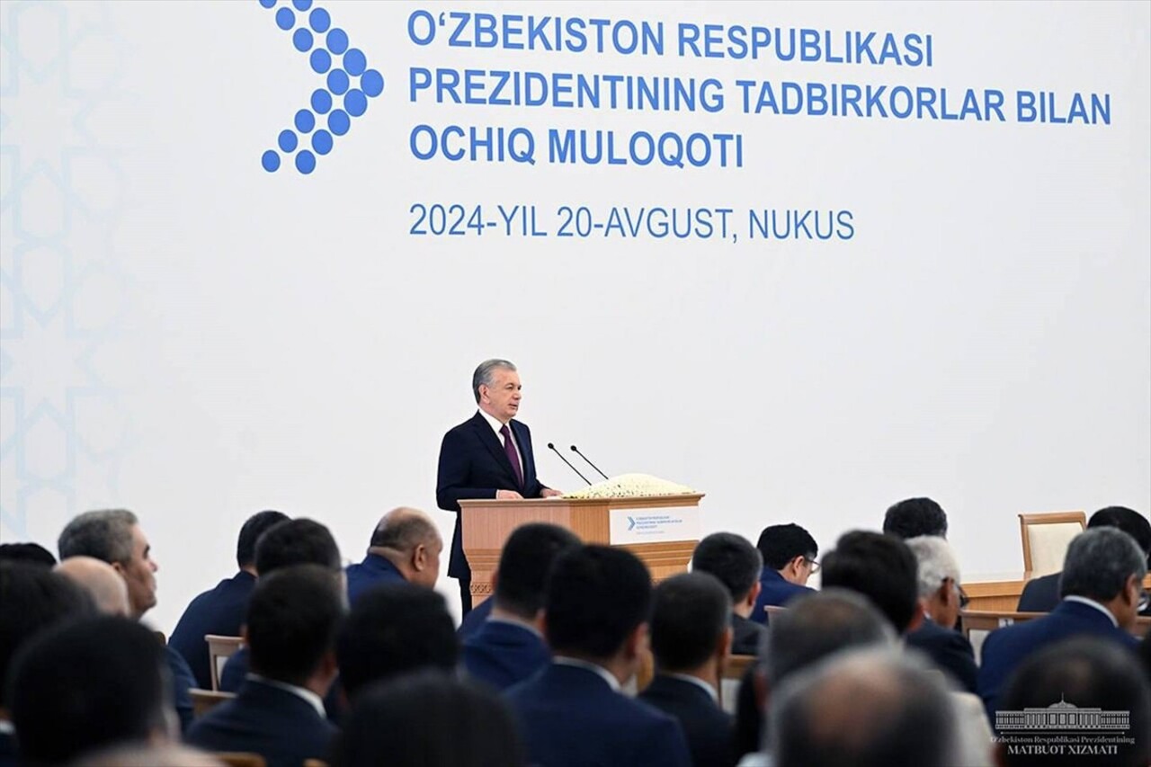 Özbekistan Cumhurbaşkanı Şevket Mirziyoyev, incelemelerde bulunmak amacıyla gittiği...