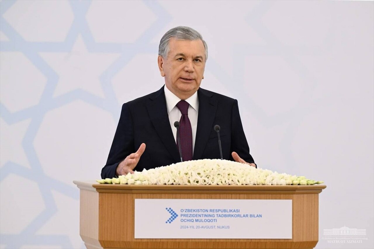 Özbekistan Cumhurbaşkanı Şevket Mirziyoyev, incelemelerde bulunmak amacıyla gittiği...