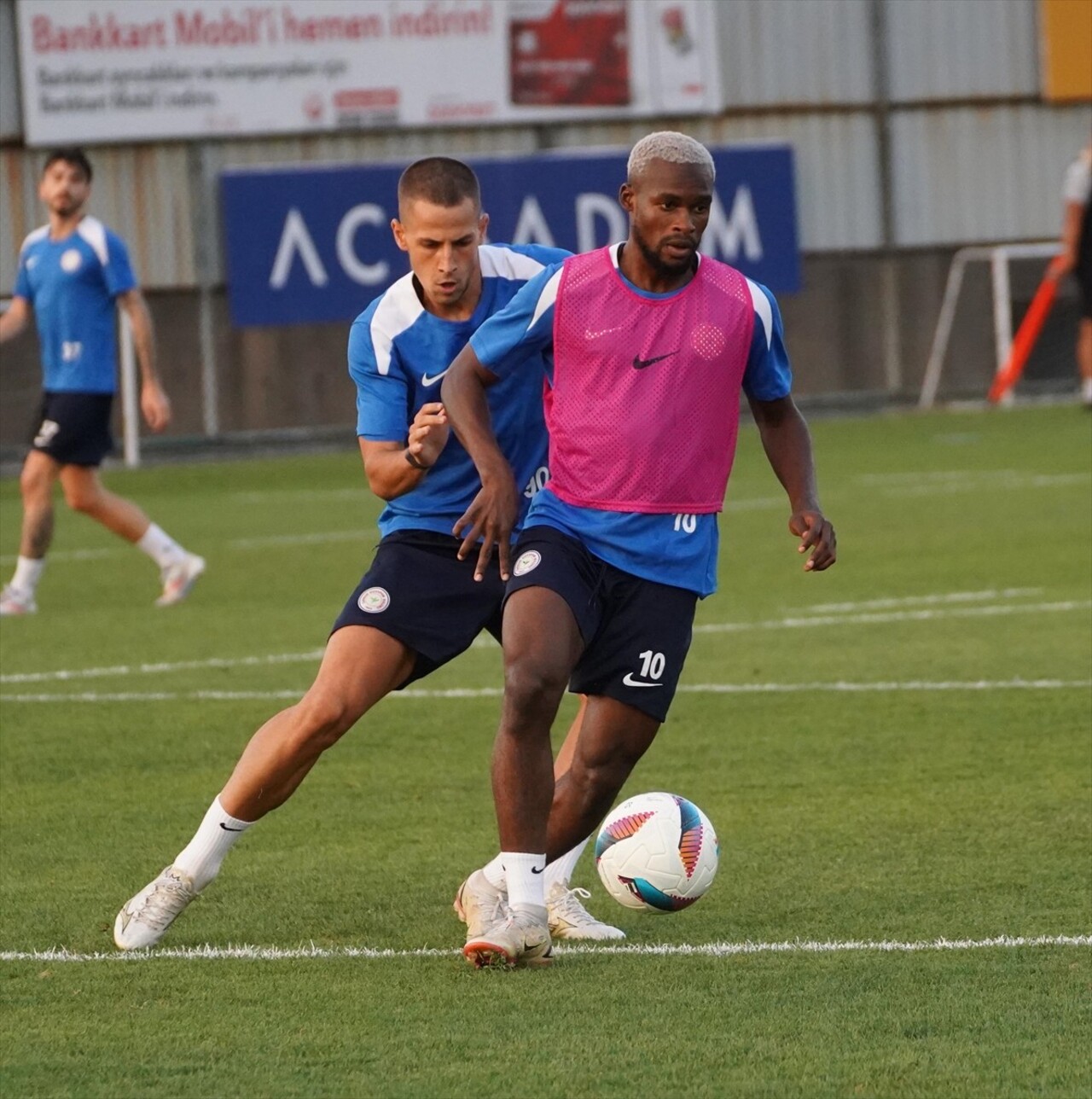 Çaykur Rizespor, Trendyol Süper Lig'in 3. haftasında sahasında Fenerbahçe ile yapacağı maçın...