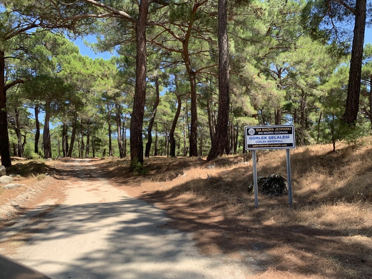  Balıkesir ve Çanakkale il sınırları içinde yer alan Kazdağları'nın Edremit ilçesindeki milli park...