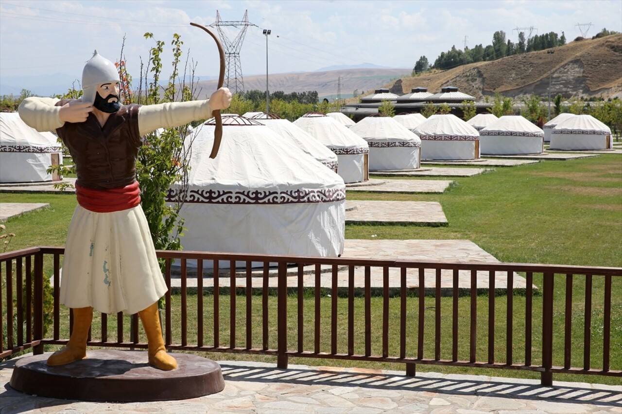 Muş'un Malazgirt ve Bitlis'in Ahlat ilçelerinde, Türklere Anadolu'nun kapısını açan Malazgirt...