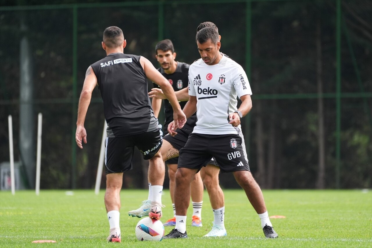 Beşiktaş, UEFA Avrupa Ligi play-off turunda yarın deplasmanda İsviçre'nin Lugano ekibiyle yapacağı...