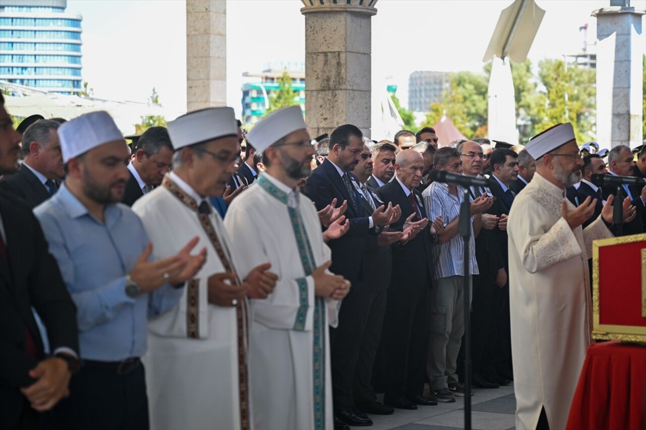 Irak'ın kuzeyinde el yapımı patlayıcının patlaması sonucu ağır yaralanan ve tedavi gördüğü...