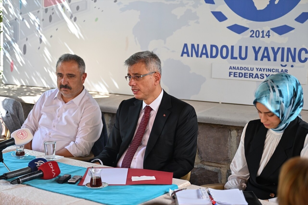 Sağlık Bakanı Kemal Memişoğlu, Anadolu Yayıncılar Federasyonunun "Anadolu Sohbetleri" etkinliğinde...