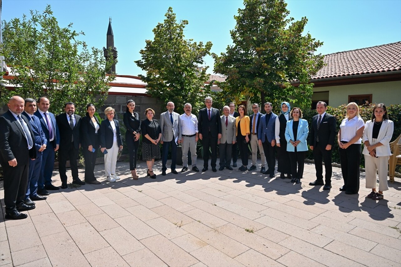 Sağlık Bakanı Kemal Memişoğlu, Anadolu Yayıncılar Federasyonunun "Anadolu Sohbetleri" etkinliğinde...