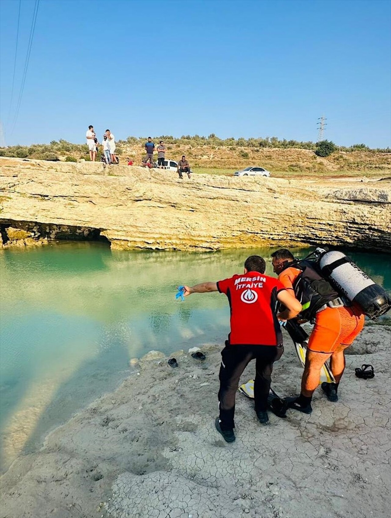 Mersin'in Tarsus ilçesinde, Berdan Baraj Gölü'ne giren kişi boğuldu. Olay yerine Büyükşehir...