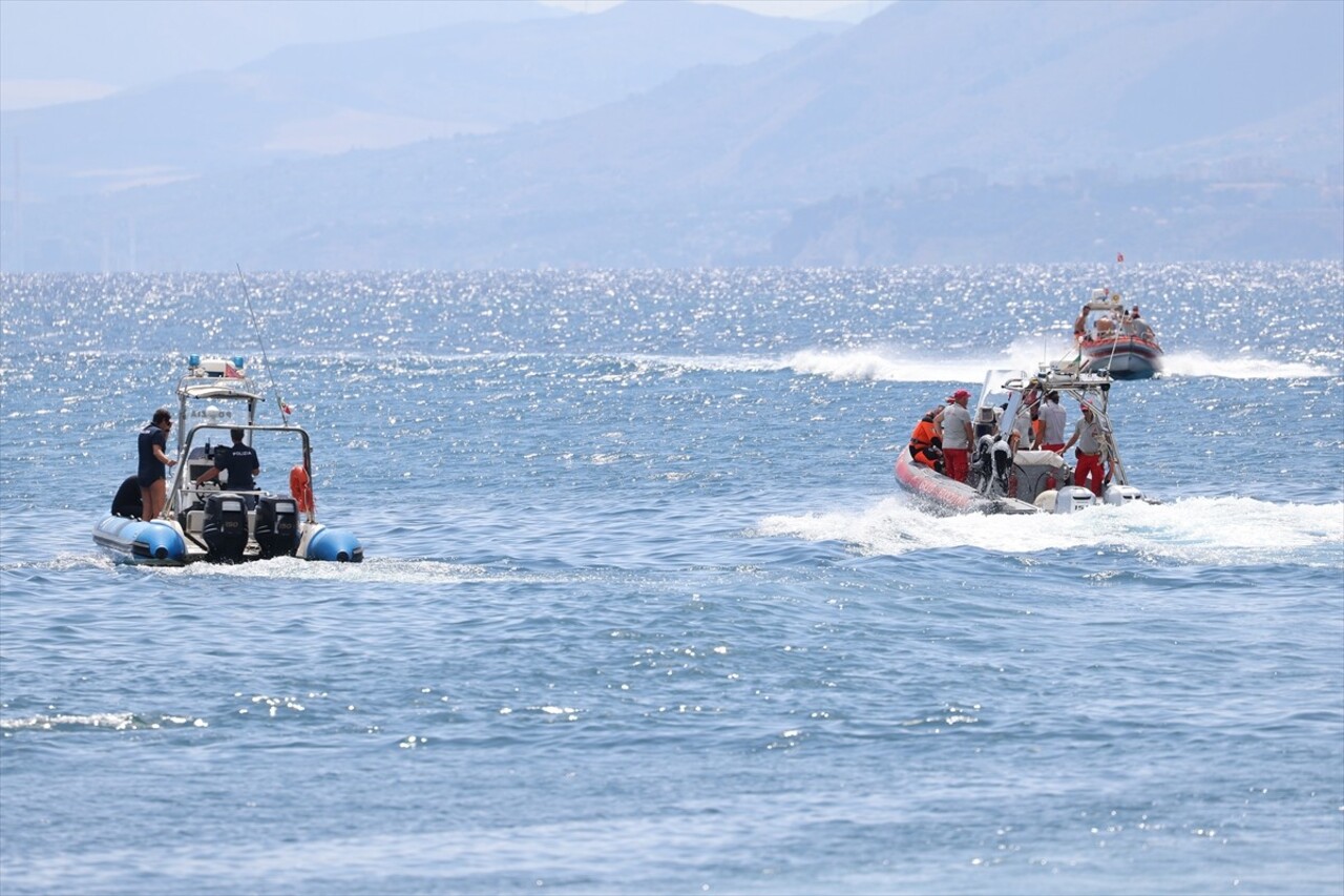 İtalya'nın Sicilya Adası'nın kuzey sahilindeki Porticello açıklarında 19 Ağustos'ta yatın...