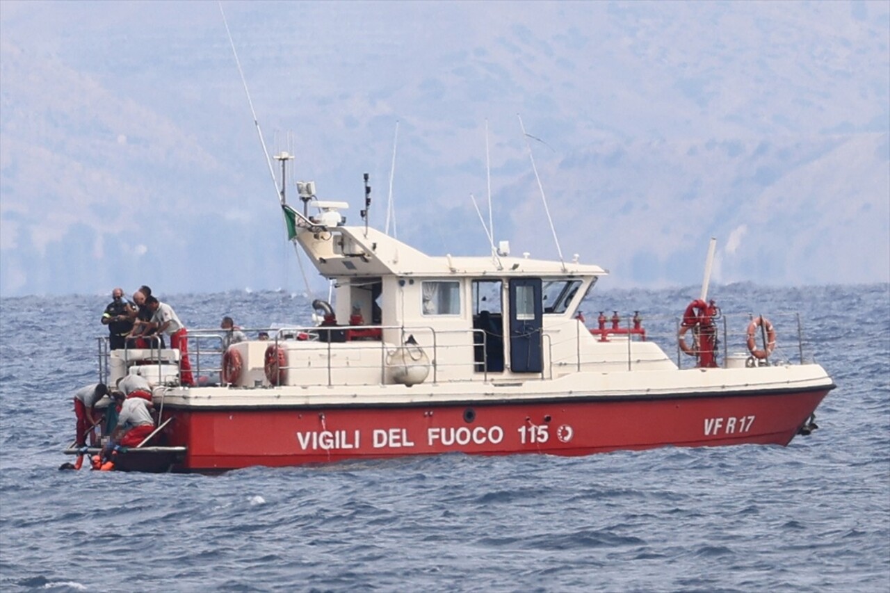 İtalya'nın Sicilya Adası'nın kuzey sahilindeki Porticello açıklarında 19 Ağustos'ta yatın...