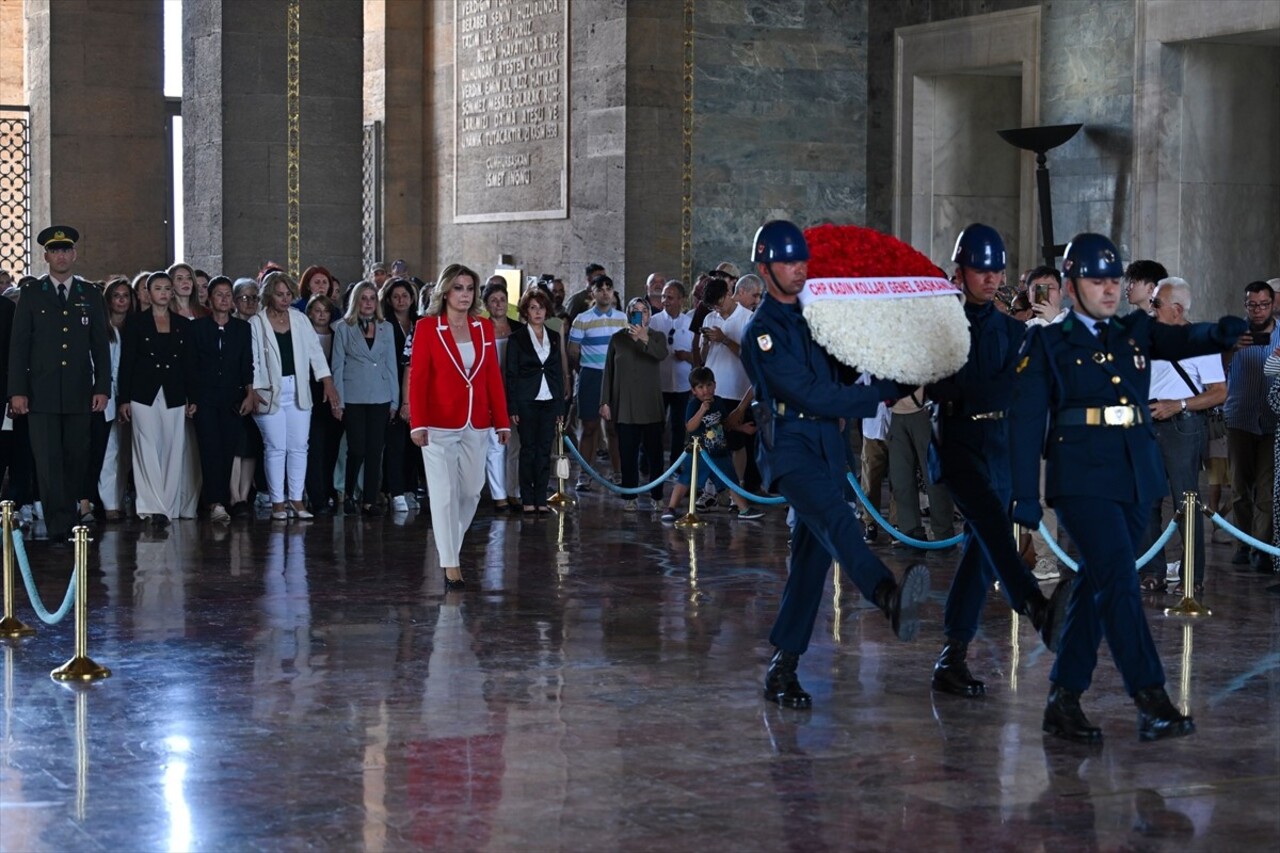 CHP Kadın Kolları Genel Başkanı Asu Kaya, 15. Olağanüstü Kadın Kolları Kurultayı'nda seçilen...