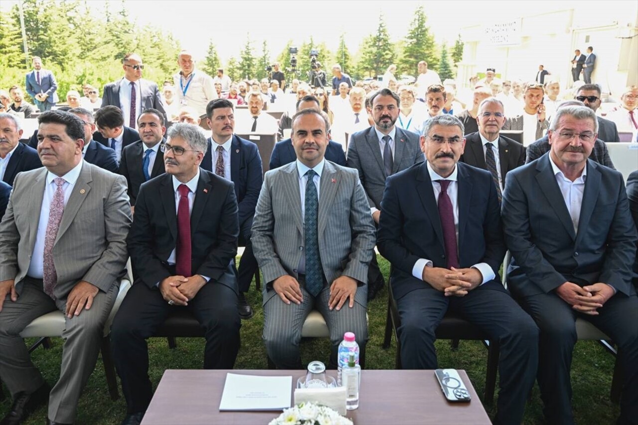 Sanayi ve Teknoloji Bakanı Mehmet Fatih Kacır, Niğde OSB'de düzenlenen Toplu Açılış ve Temel Atma...