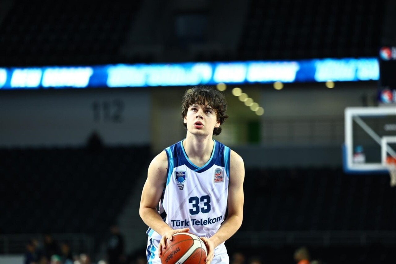 Türk Telekom Basketbol Takımı'ndan Kaan Yarkut, gelecek sezon Amerikan Üniversite Sporları...