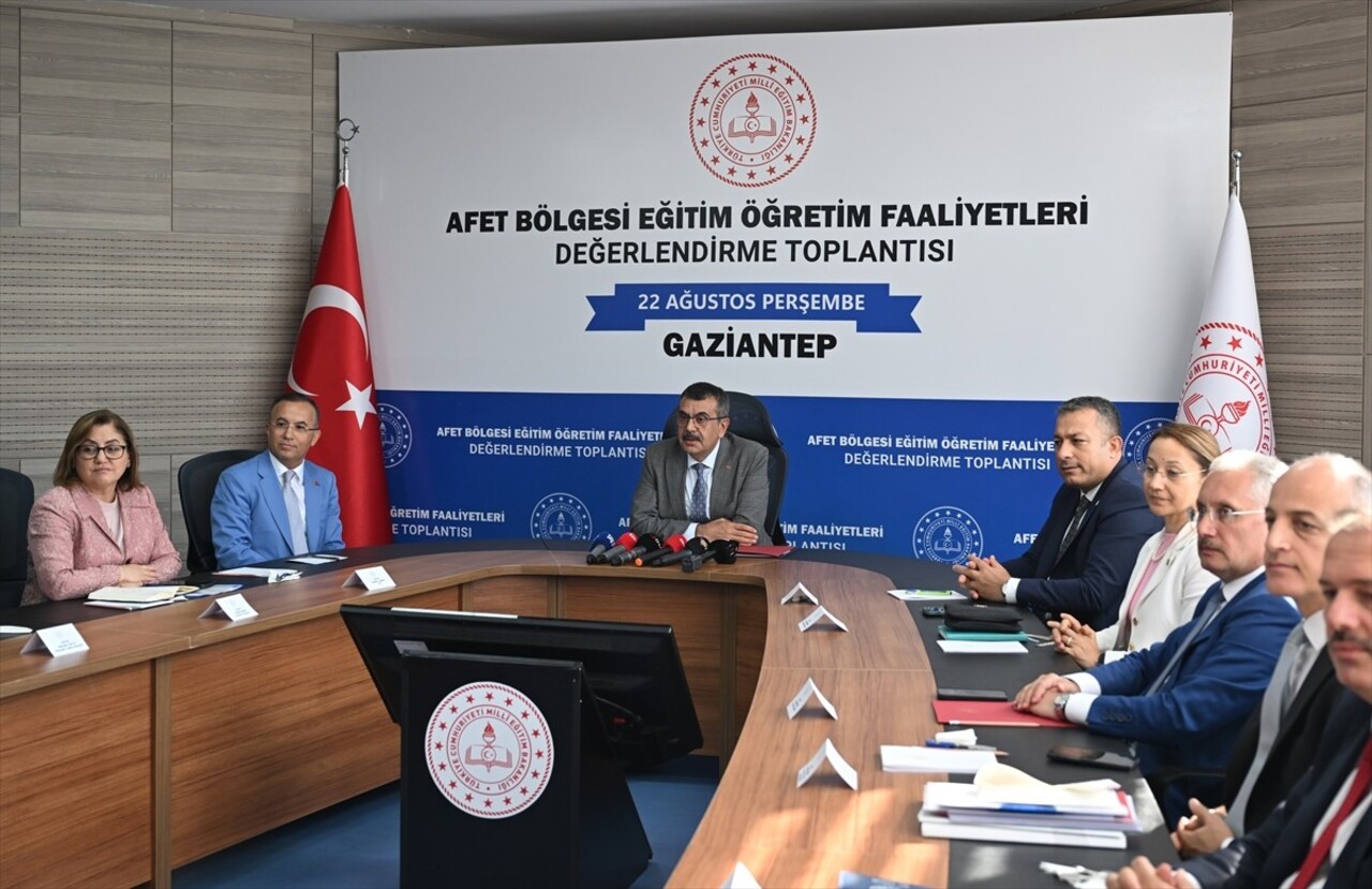 Milli Eğitim Bakanı Yusuf Tekin, Gaziantep İl Milli Eğitim Müdürlüğünde düzenlenen Afet Bölgesi...