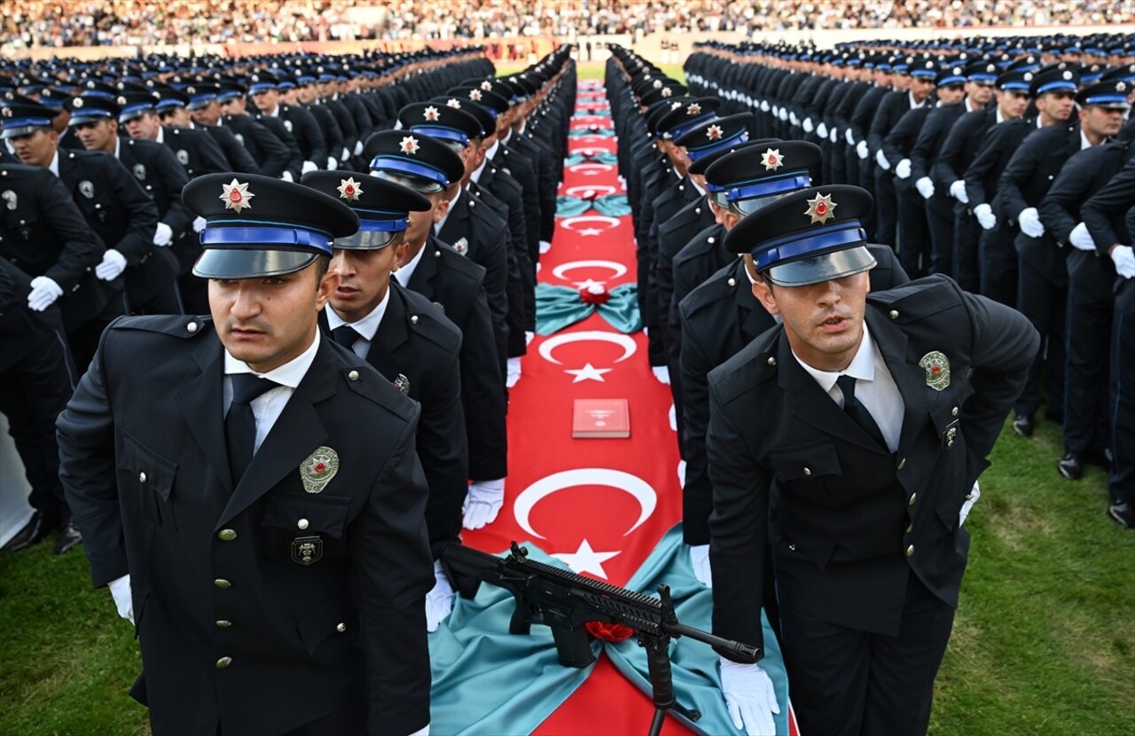 Ankara'nın Gölbaşı ilçesindeki Polis Akademisi Başkanlığı'nda, 30'uncu Dönem Polis Meslek Eğitim...