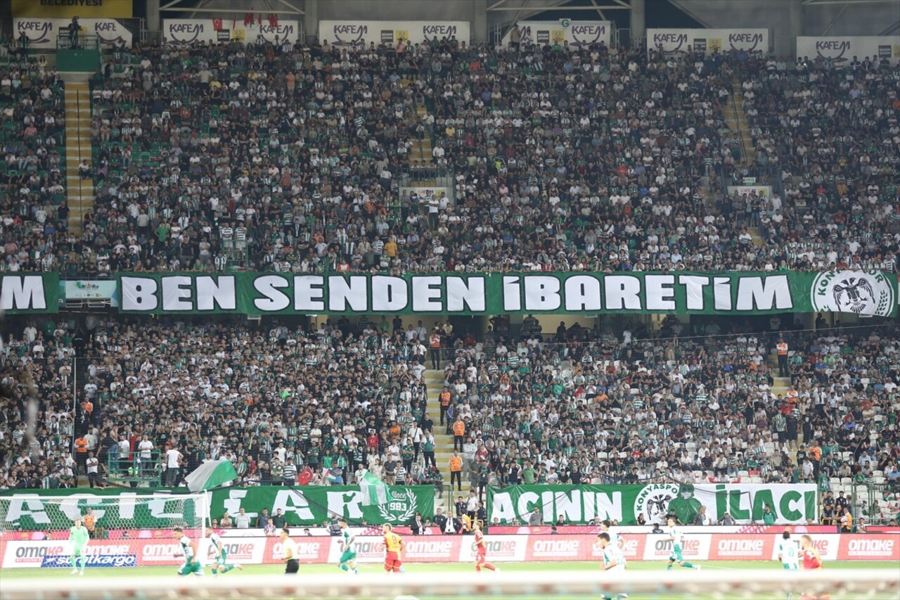 Trendyol Süper Lig ekiplerinden TÜMOSAN Konyaspor, taraftarın kombine biletine ilgi gösterdiğini...