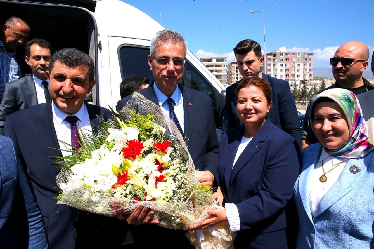 Sağlık Bakanı Kemal Memişoğlu, programı kapsamında Hatay'da çeşitli ziyaretler gerçekleştirdi....