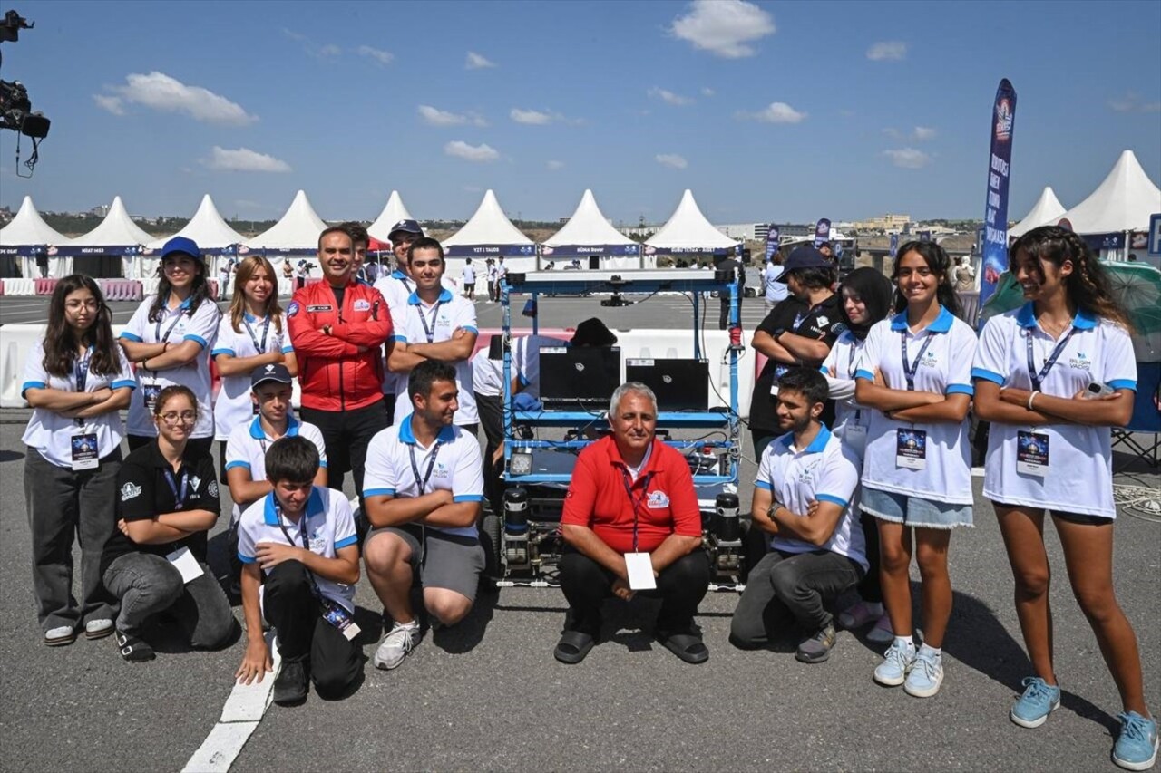 Havacılık, Uzay ve Teknoloji Festivali (TEKNOFEST) kapsamında düzenlenen Robotaksi Binek Otonom...