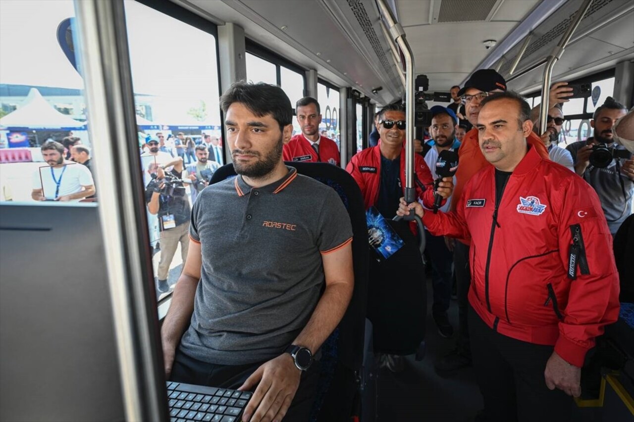 Havacılık, Uzay ve Teknoloji Festivali (TEKNOFEST) kapsamında düzenlenen Robotaksi Binek Otonom...