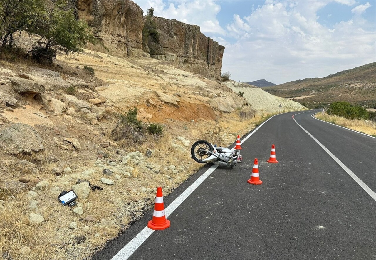 Uşak'ın Eşme ilçesinde devrilen motosikletteki 16 yaşındaki çocuk öldü, 13 yaşındaki çocuk ise...