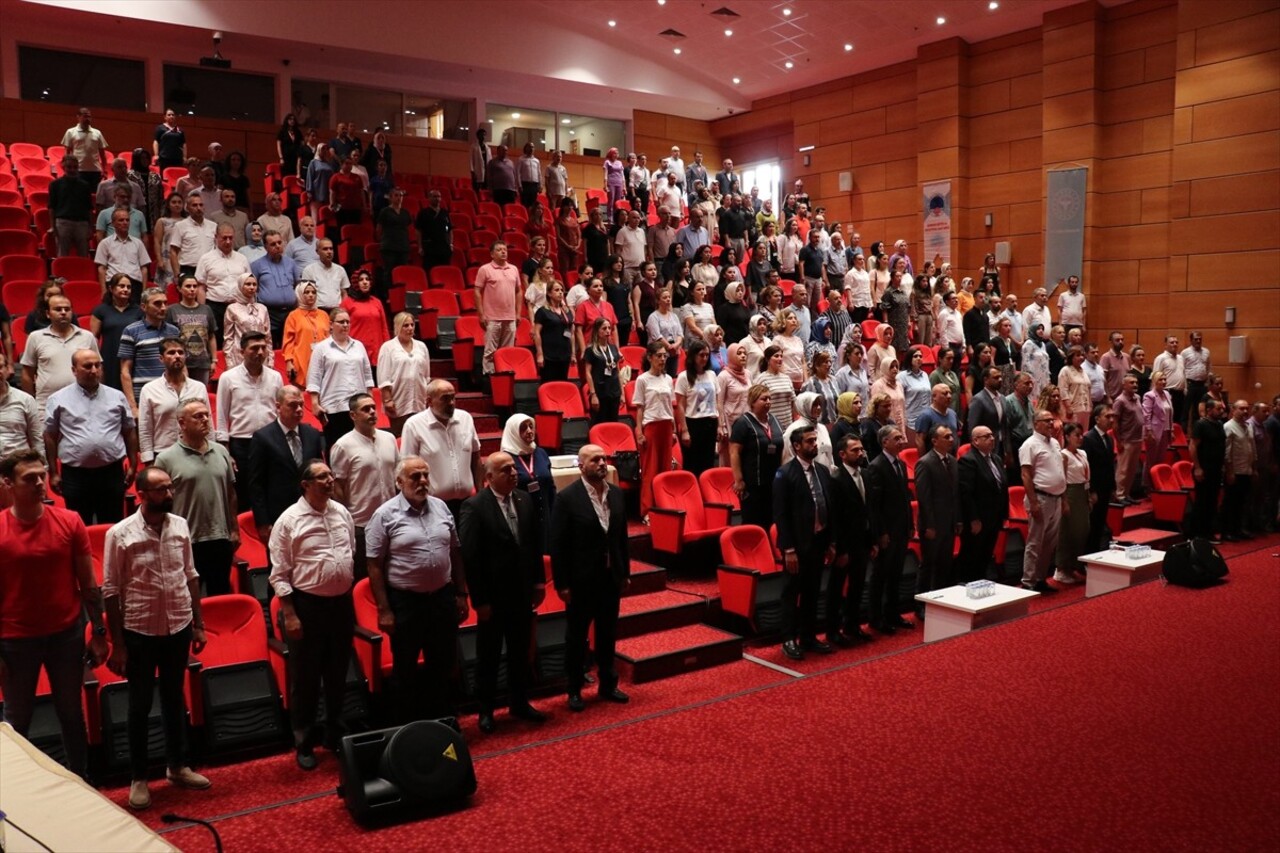 Samsun'da, İbn-i Sina Haftası dolayısıyla "İbn-i Sina'ya Saygı Paneli" gerçekleştirildi. Samsun...