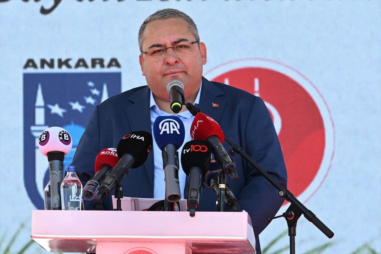 Ankara'daki Bağlum Stadı'nın ev sahipliği yaptığı 1. Taha Akgül Karakucak Güreşleri...