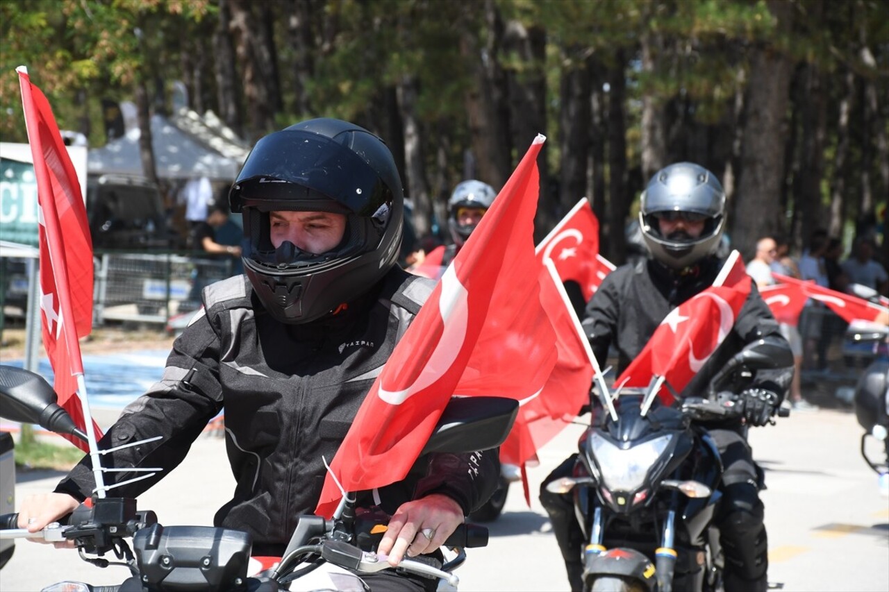 Bilecik'te Valilik öncülüğünde, Bilecik Motosiklet Derneğince "1299 Saygı Sürüşü"...