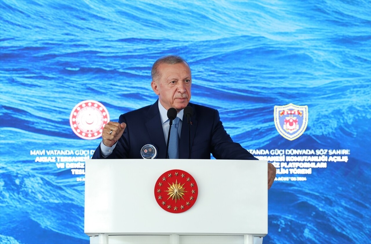 Cumhurbaşkanı Recep Tayyip Erdoğan, Marmaris Aksaz Deniz Üs Komutanlığında düzenlenen Aksaz...