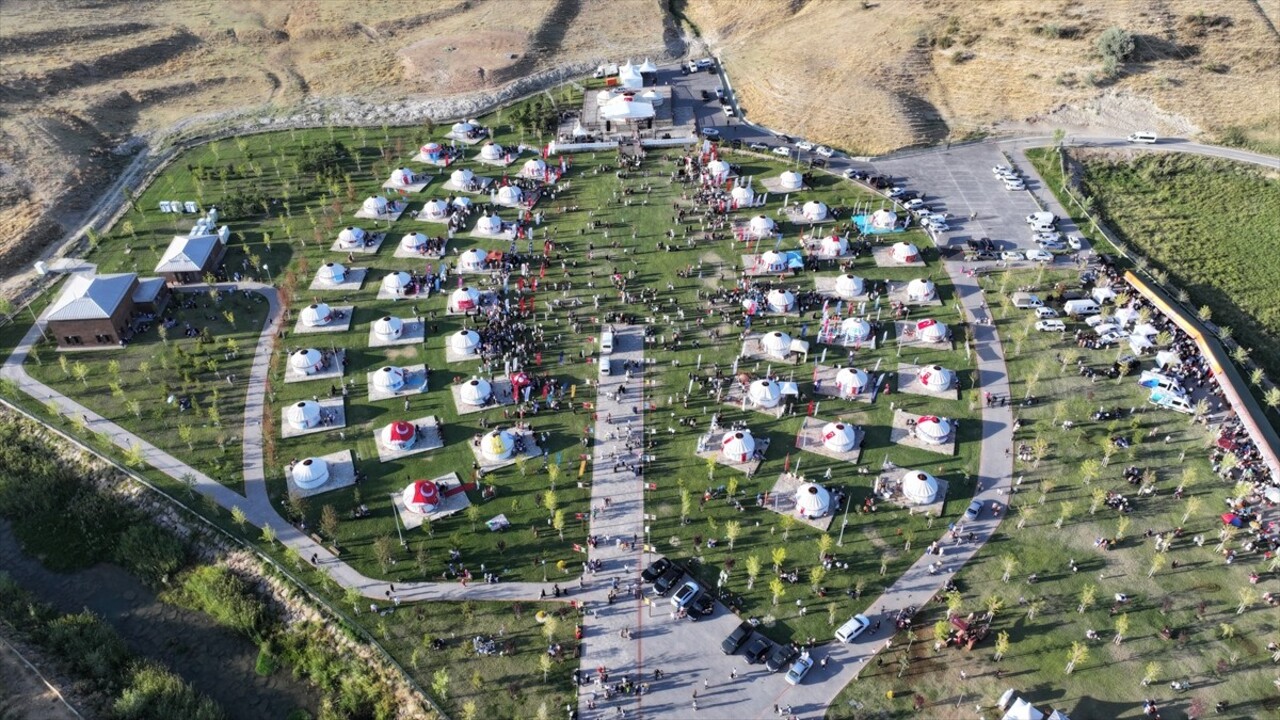 Bitlis'in Ahlat ve Muş'un Malazgirt ilçelerinde düzenlenen Malazgirt Zaferi'nin 953. yıl dönümü...