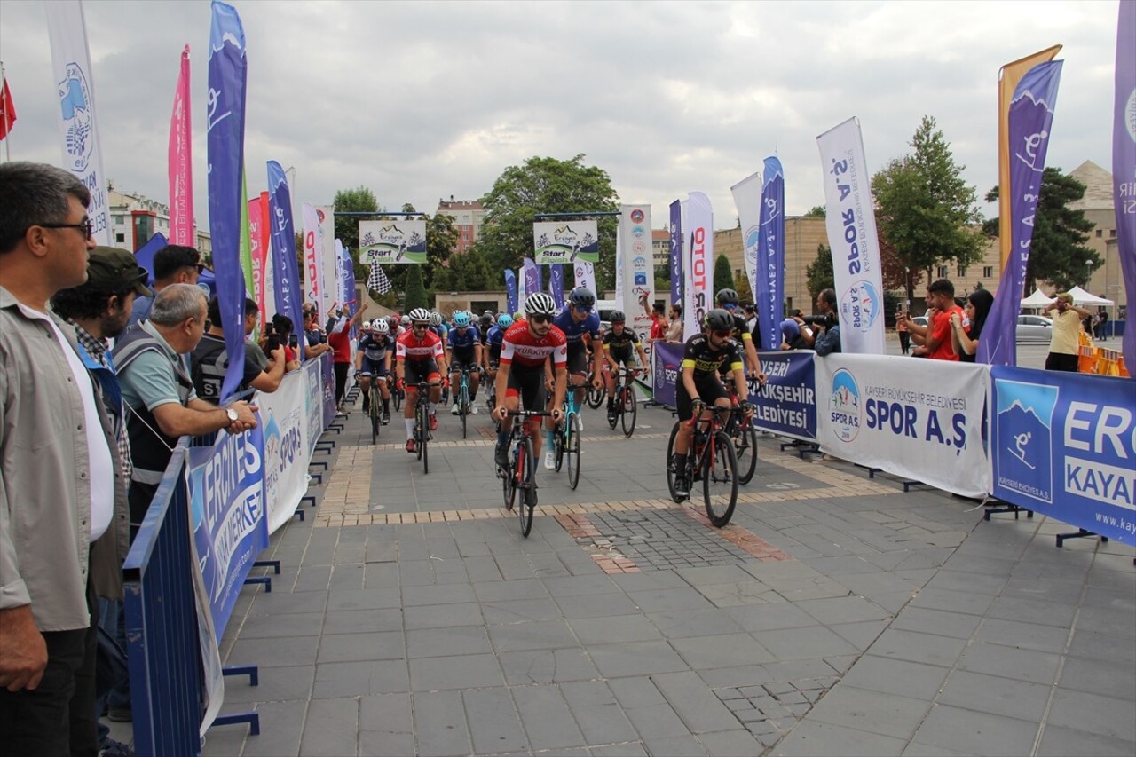 Erciyes Uluslararası Yol ve Dağ Bisikleti Yarışları'nın ikinci gününde Grand Prix Kaisareia etabı...