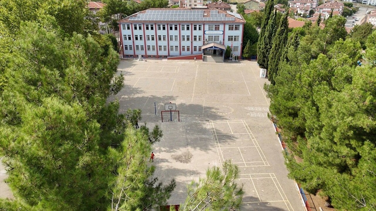 Karabük Milli Eğitim Müdürlüğünce çevre bilinci oluşturma ve enerji tasarrufu sağlama çalışmaları...