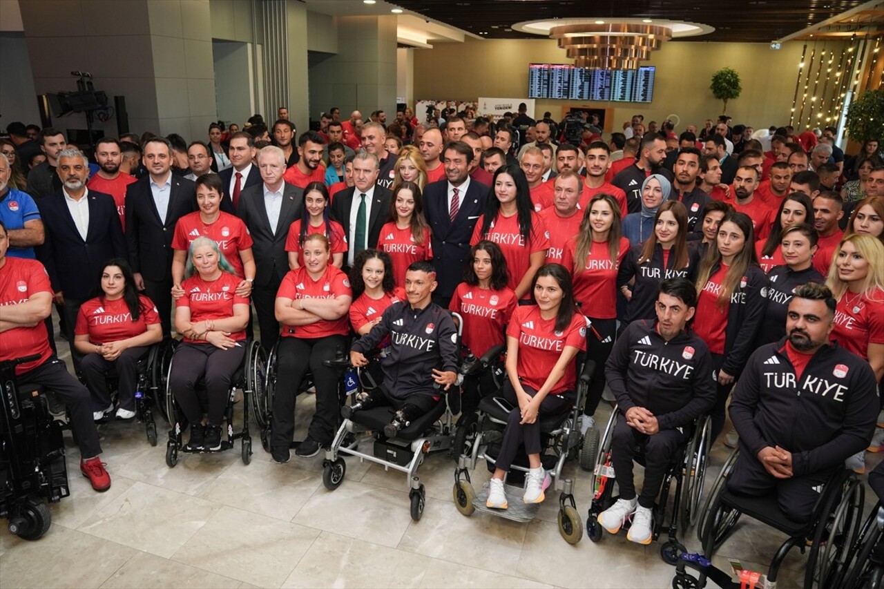 Gençlik ve Spor Bakanı Osman Aşkın Bak, Paris 2024 Paralimpik Oyunları'nda mücadele edecek milli...