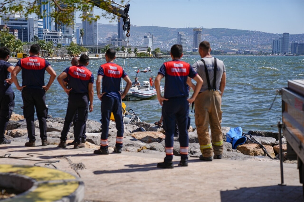 Kötü koku ve balık ölümleriyle gündeme gelen İzmir Körfezi'nde Çevre, Şehircilik ve İklim...