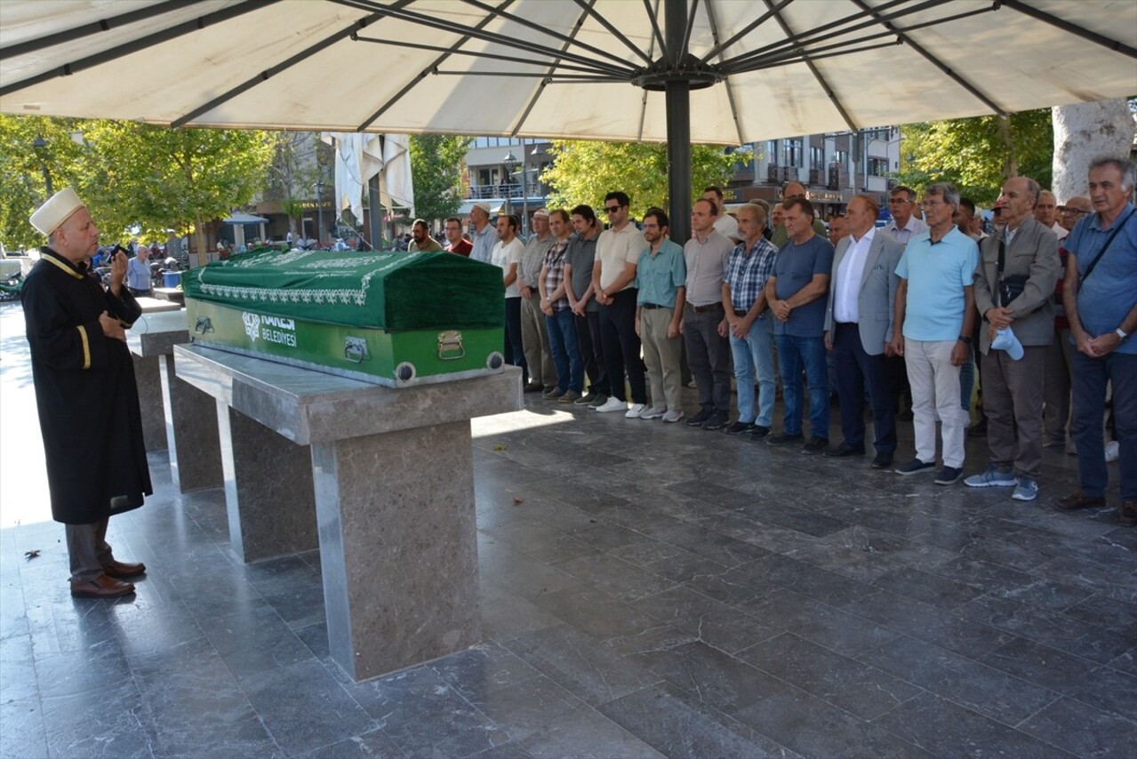 İstanbul'da, tedavi gördüğü hastanede enfeksiyon sebebiyle hayatını kaybeden 85 yaşındaki Türk...