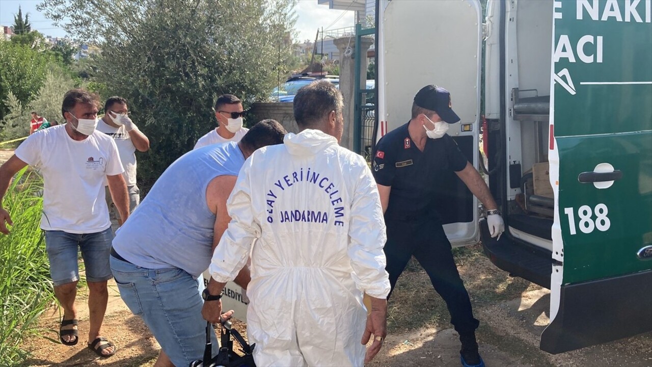 Mersin'in Erdemli ilçesinde 6 gündür kayıp olarak aranan kadın öldürülmüş halde bulundu.