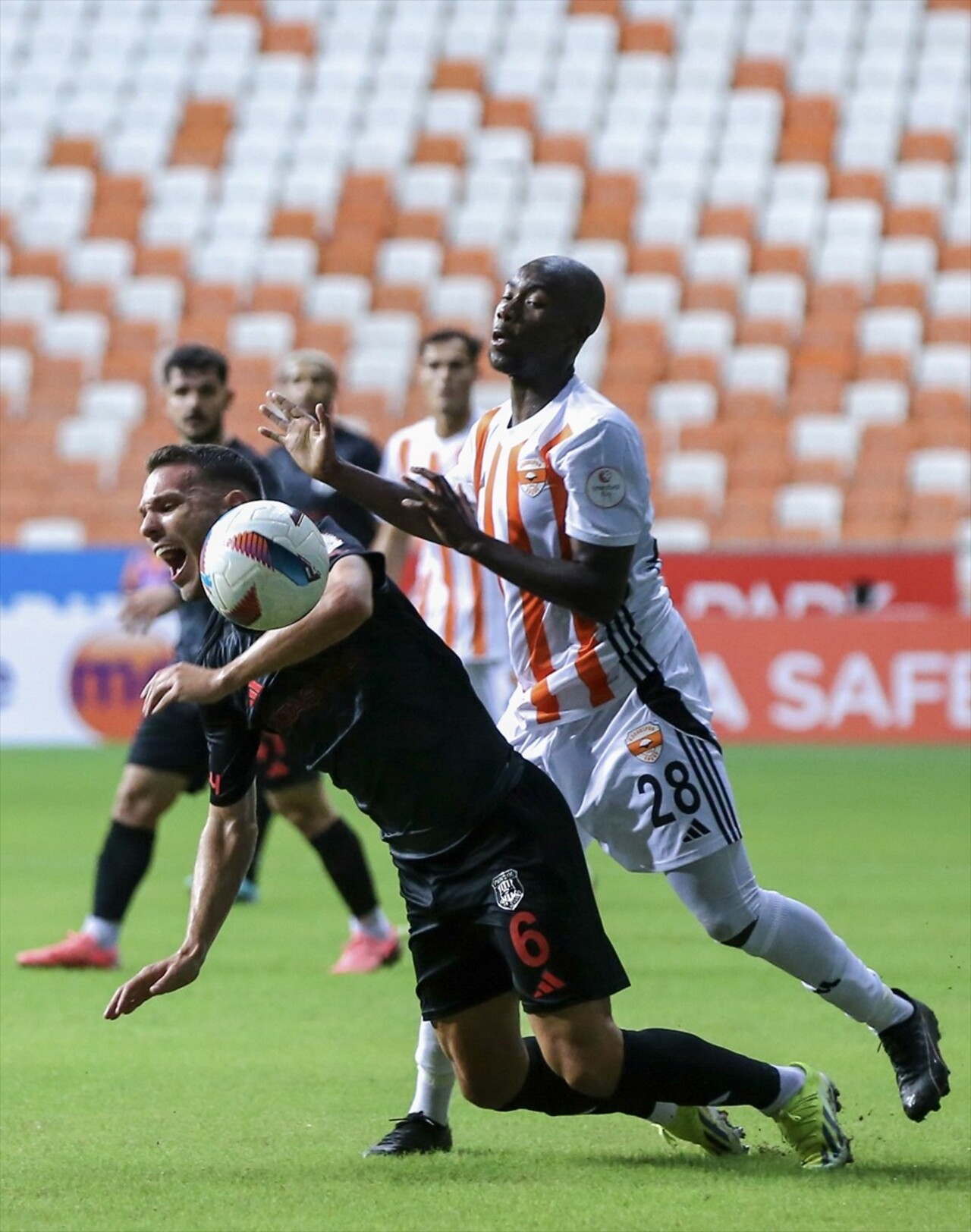 Trendyol 1. Lig'in 3. haftasında Adanaspor ile Siltaş Yapı Pendikspor, Yeni Adana Stadyumu’nda...