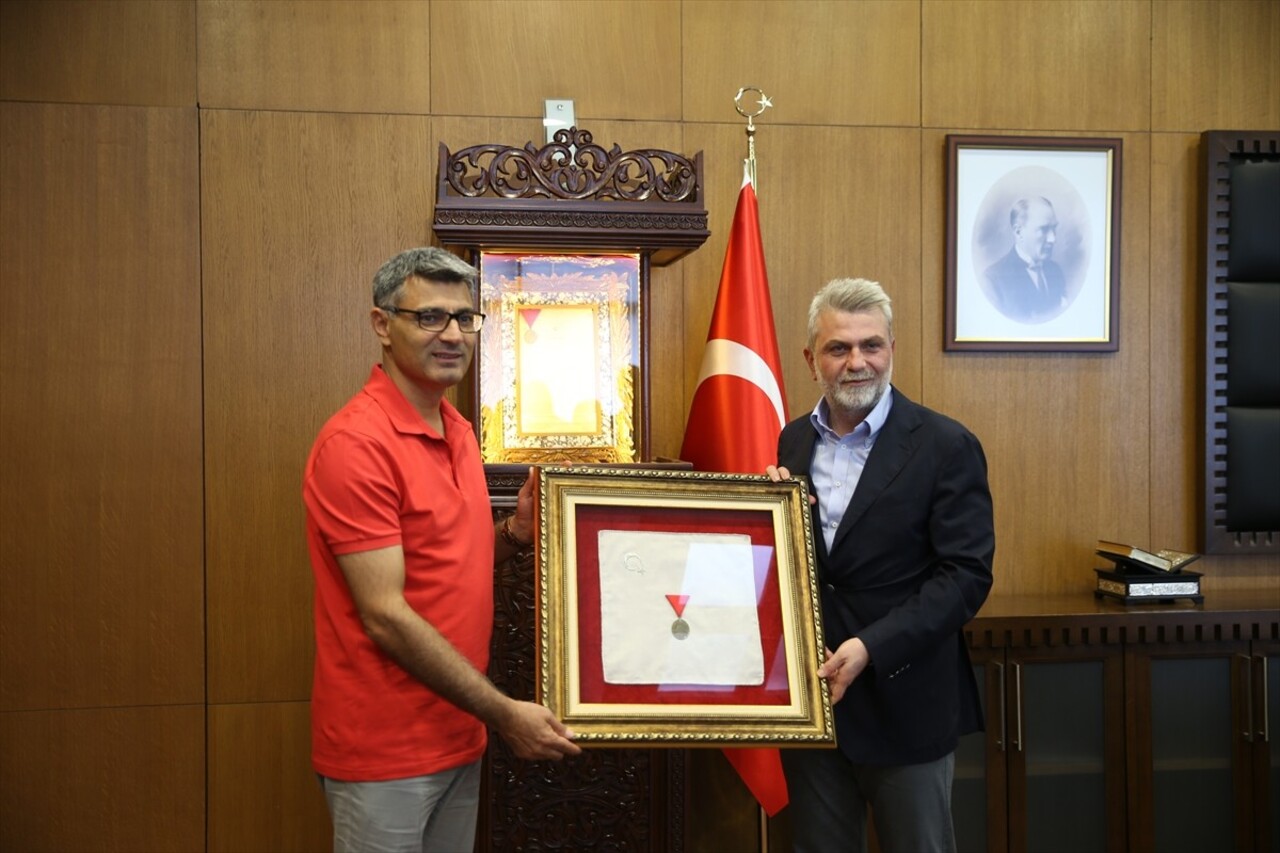 Paris 2024 Olimpiyat Oyunları'nda takım arkadaşı Şevval İlayda Tarhan ile Türkiye'ye 10 metre...