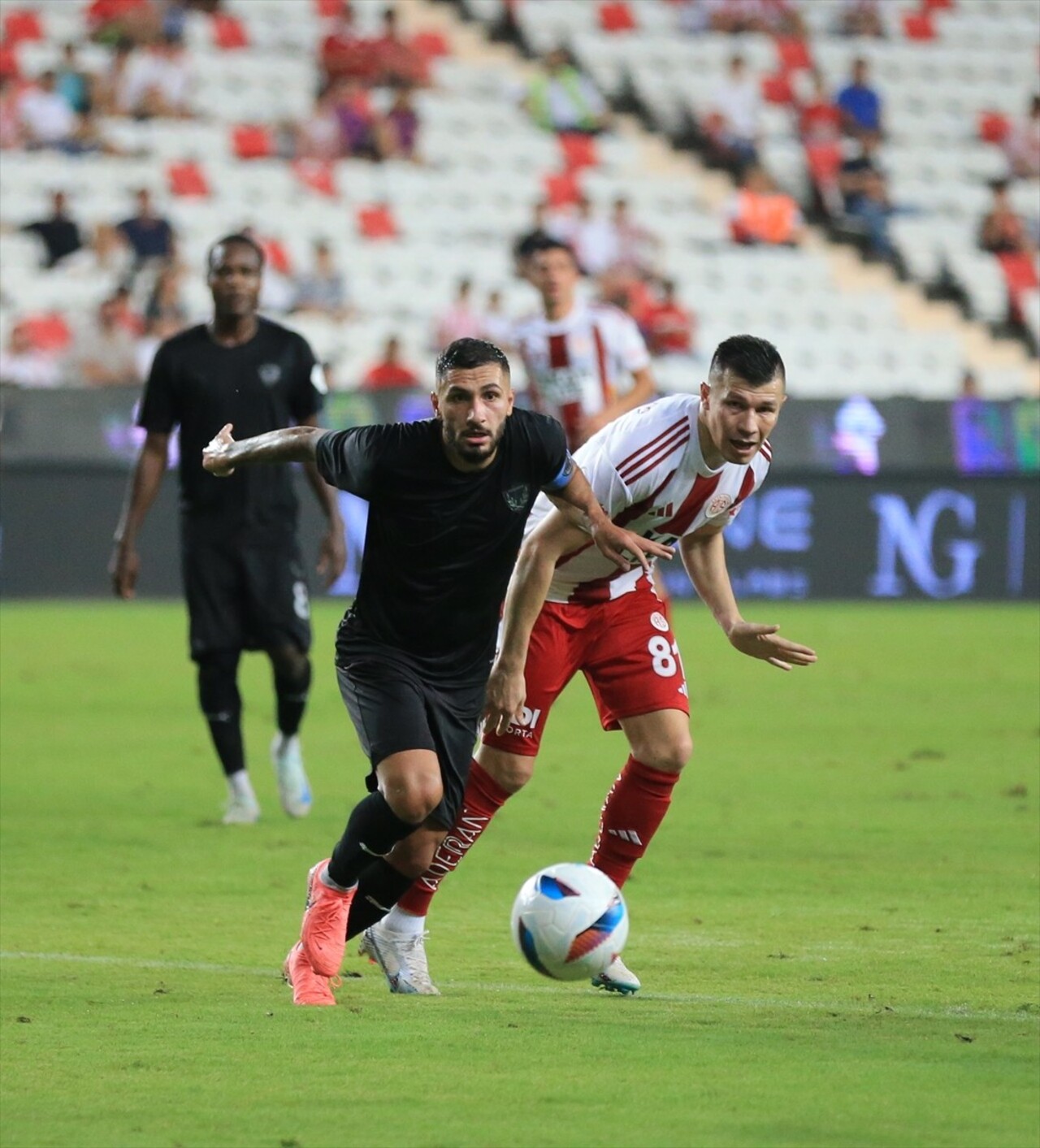 Trendyol Süper Lig'in 3. haftasında Antalyaspor ile Atakaş Hatayspor takımları Corendon Airlines...