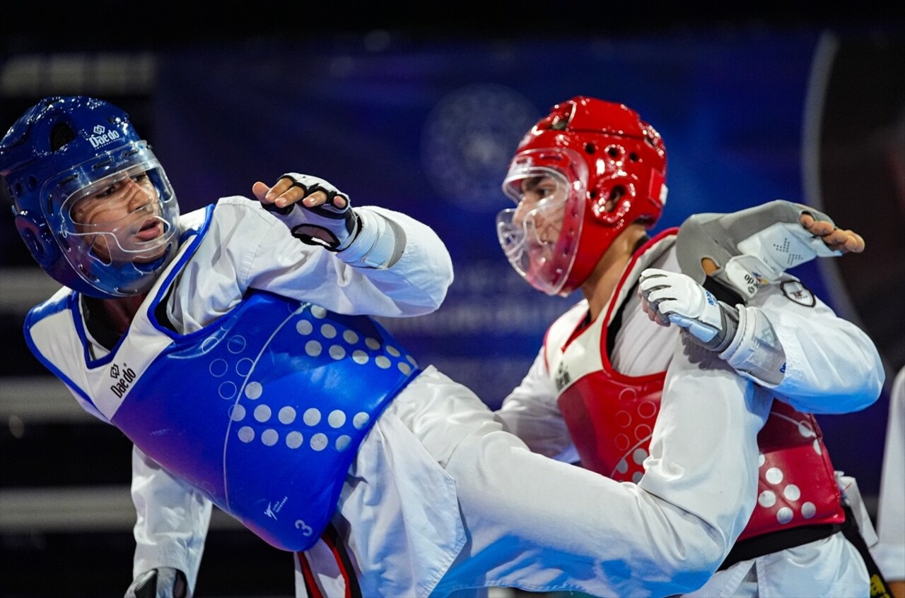 Tokyo 2020 Paralimpik Olimpiyatları'nda gümüş ve bronz iki madalya alma başarısı gösteren milli...