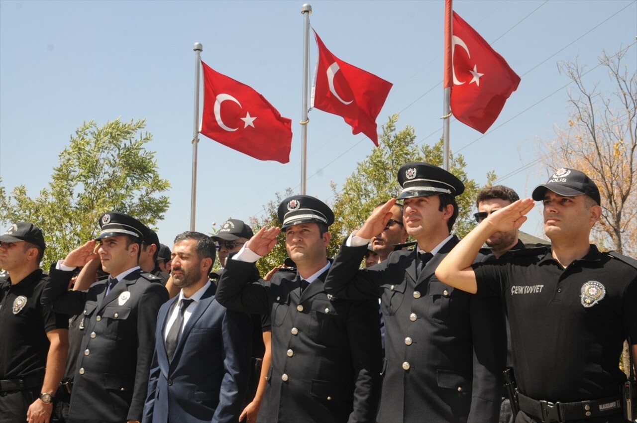 Şırnak'ın Cizre ilçesinde 26 Ağustos 2016'da Çevik Kuvvet Grup Amirliği binasına PKK'lı...