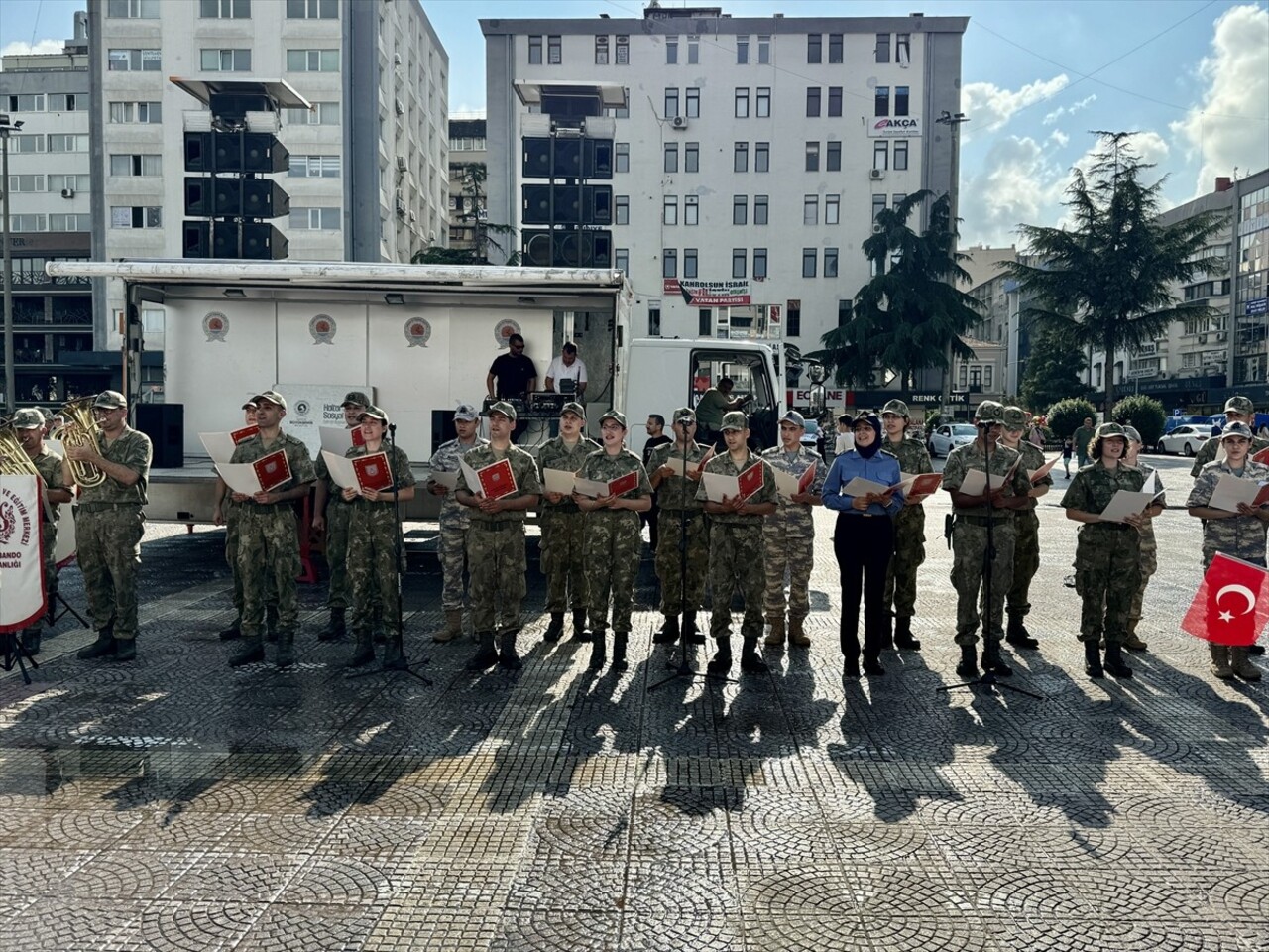 Samsun'da, Sahra Sıhhiye Okulu ve Eğitim Merkezi Bölge Bando Komutanlığınca 30 Ağustos Zafer...