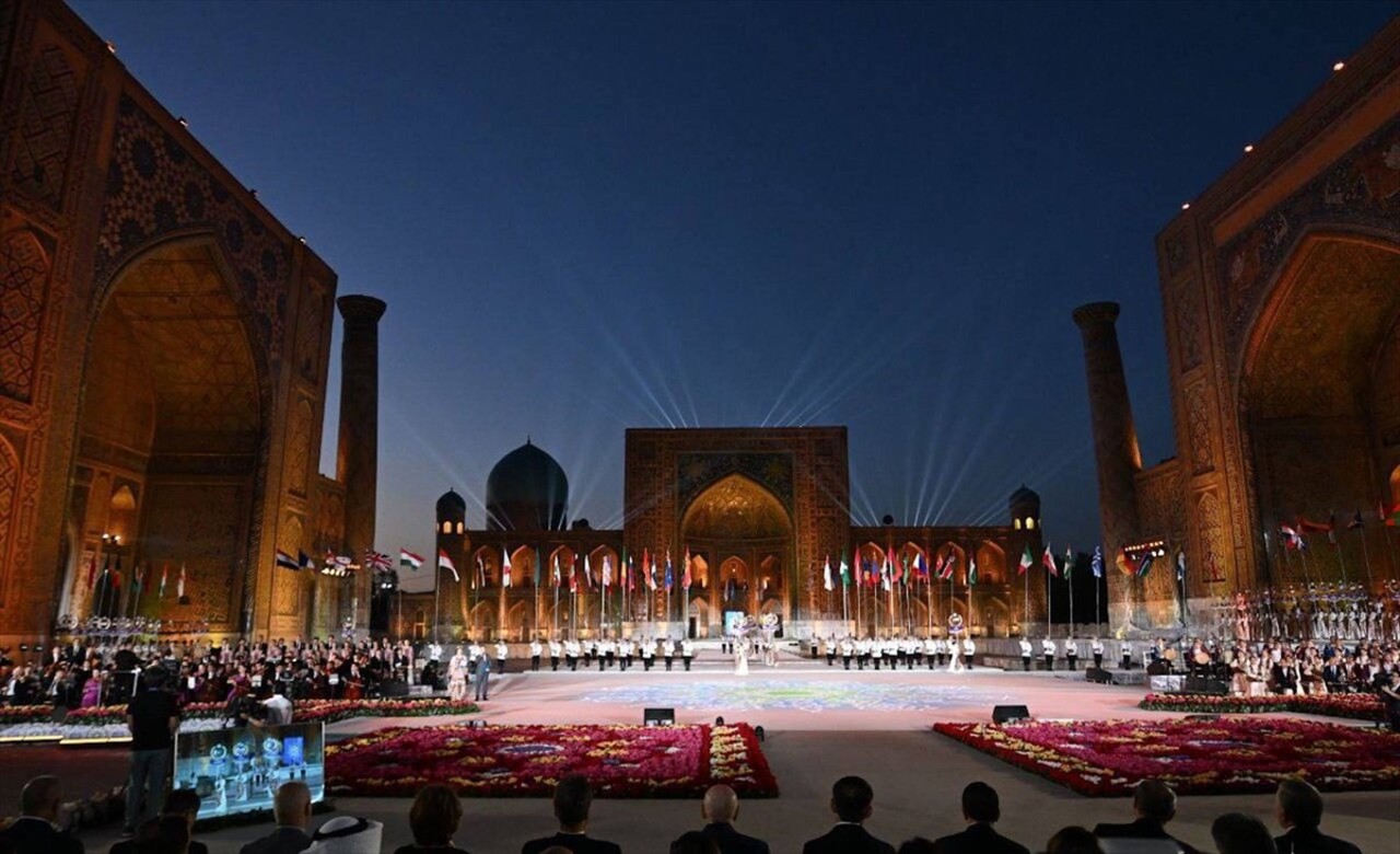 Özbekistan'ın tarihi Semerkant şehrinde, 13'üncü Uluslararası Şark Teraneleri Müzik Festivali...