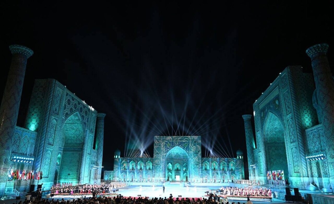 Özbekistan'ın tarihi Semerkant şehrinde, 13'üncü Uluslararası Şark Teraneleri Müzik Festivali...