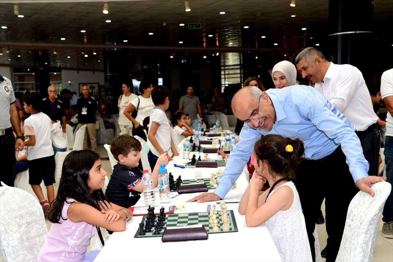 Malatya'da 7. Uluslararası Altın Kayısı Satranç Turnuvası başladı. Malatya Büyükşehir Belediye...