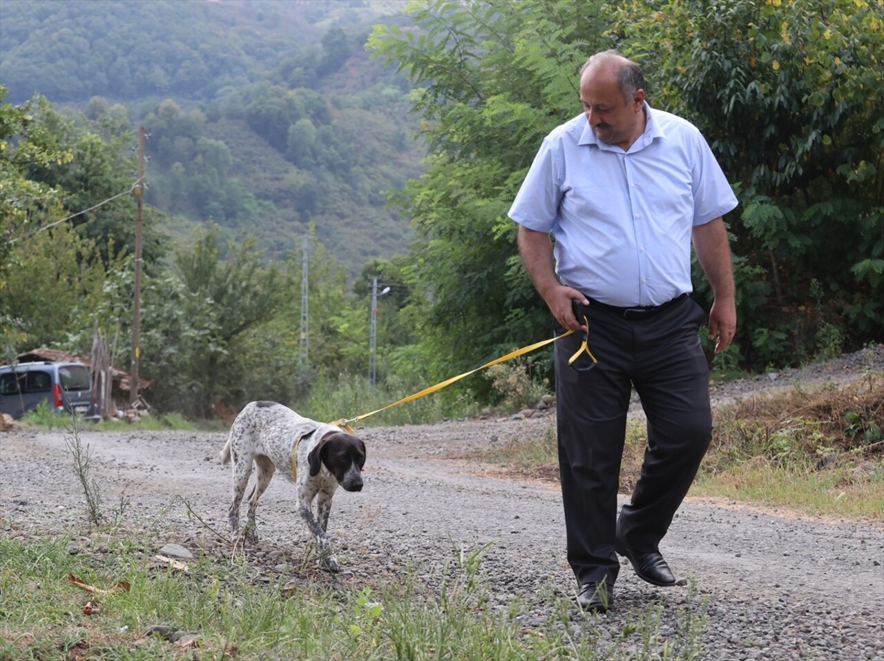 Samsun'un Salıpazarı ilçesinde Belediye Başkanı Refaettin Karaca, örnek oluşturmak için hasta...