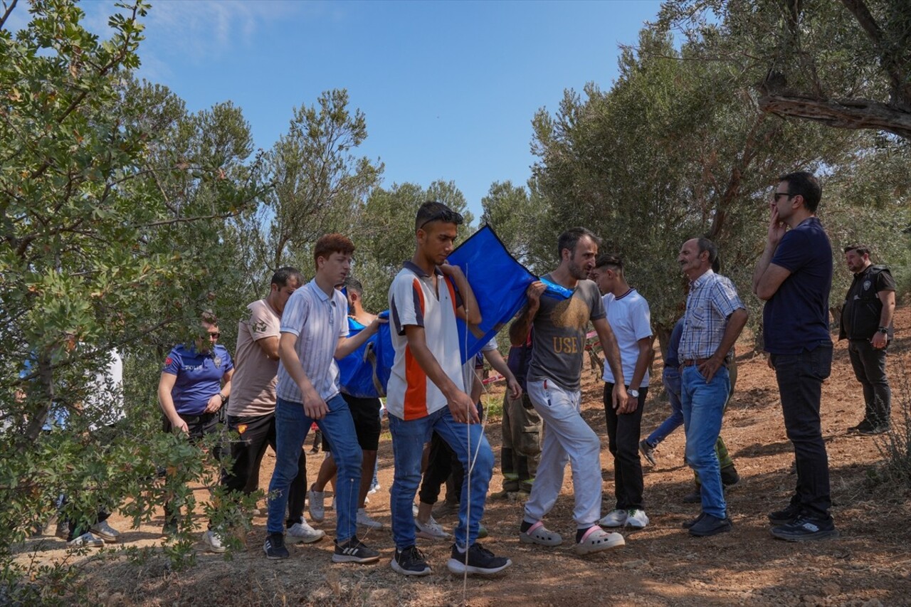 İzmir'de 4 çocuğundan 3'ünü silahla öldürüp birini yaralayan 45 yaşındaki Vesim Ş. Çınar intihar...