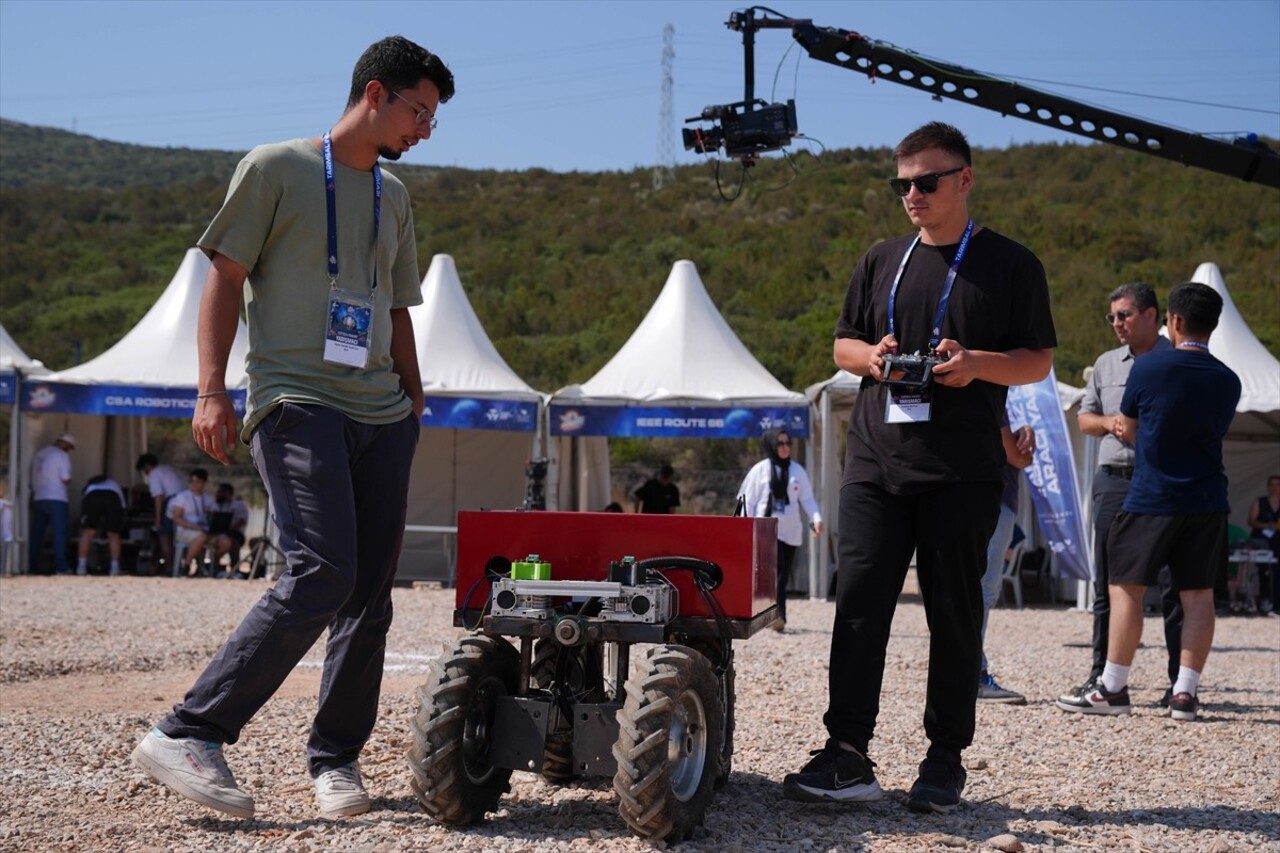 TEKNOFEST 2024 kapsamında düzenlenen Tarımsal İnsansız Kara Aracı Yarışması'nın finalleri İzmir'de...