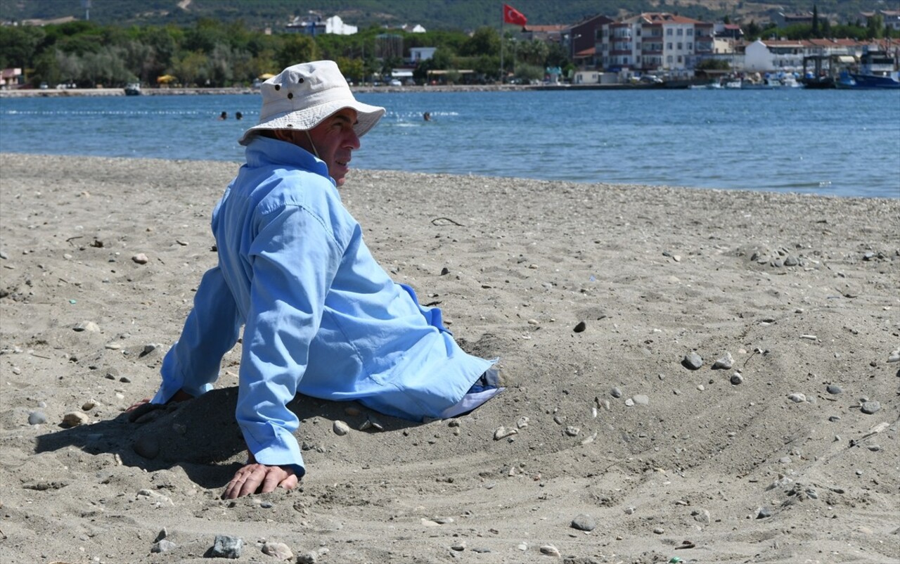 Çanakkale'nin Lapseki ilçesine bağlı Çardak beldesinde "Kum Adası" olarak bilinen bölge...